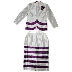 Giovanna Signature White Purple Satin Skirt Suit Set Rhinestone Clasp Womens 16